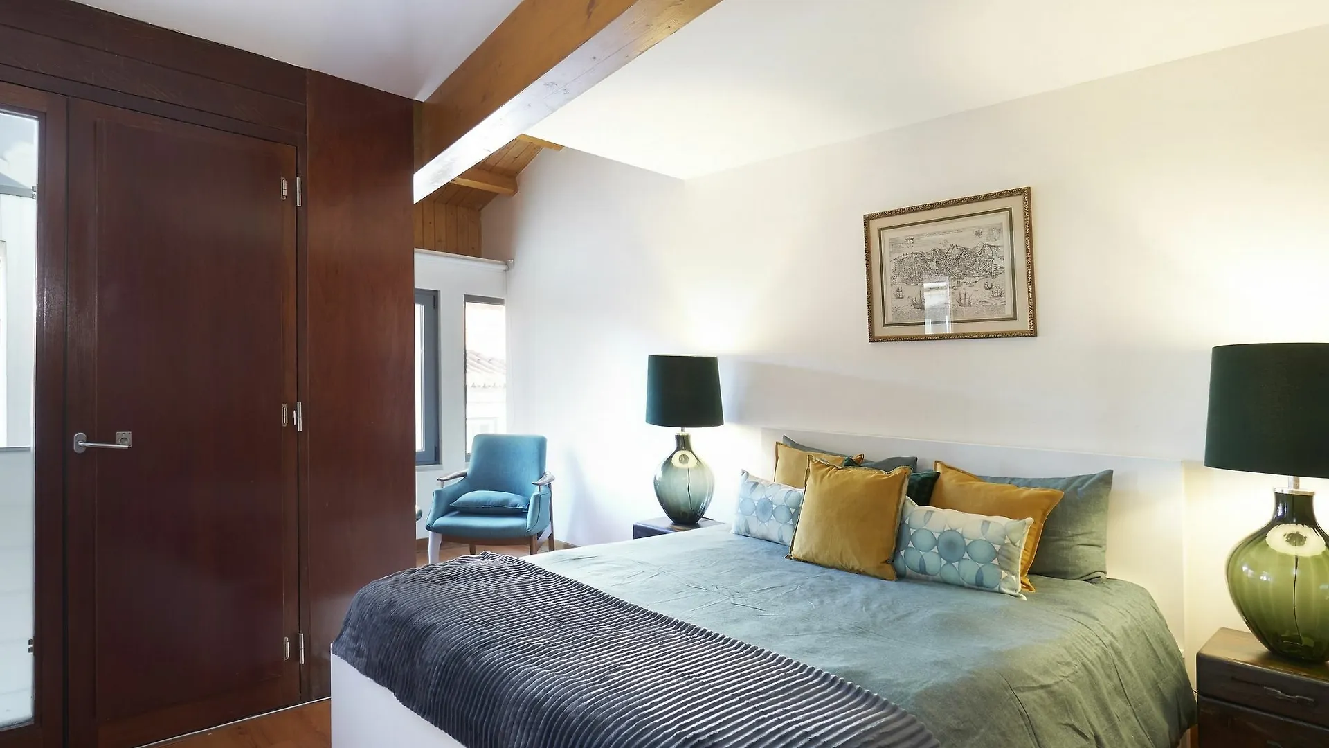 Principe Real Two Bedroom Loft Lisbon Apartment